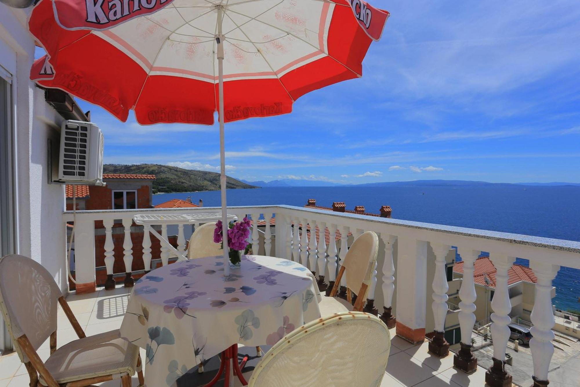 Family Friendly Apartments With A Swimming Pool Businci, Ciovo - 11232 Trogir Exterior foto