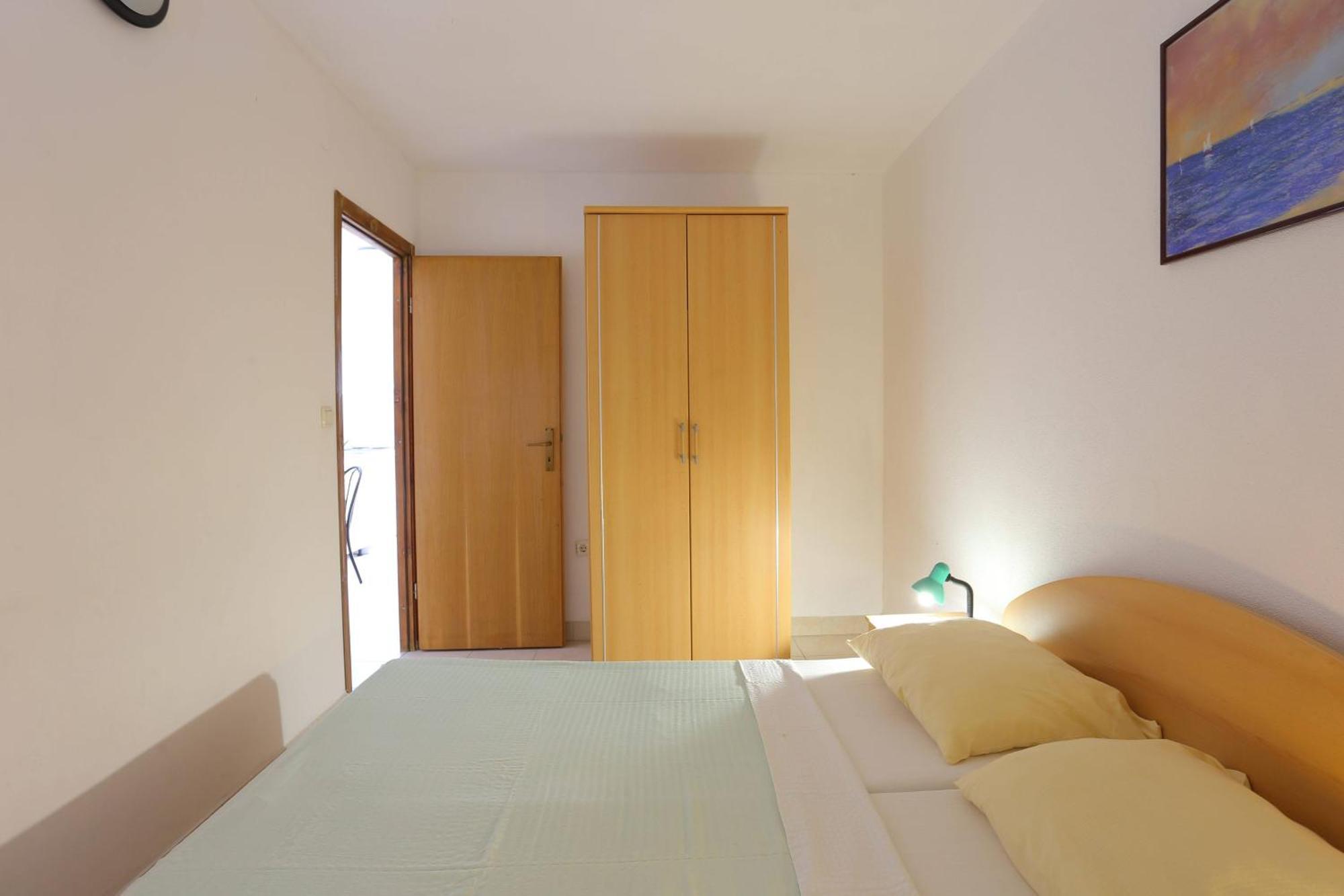 Family Friendly Apartments With A Swimming Pool Businci, Ciovo - 11232 Trogir Zimmer foto