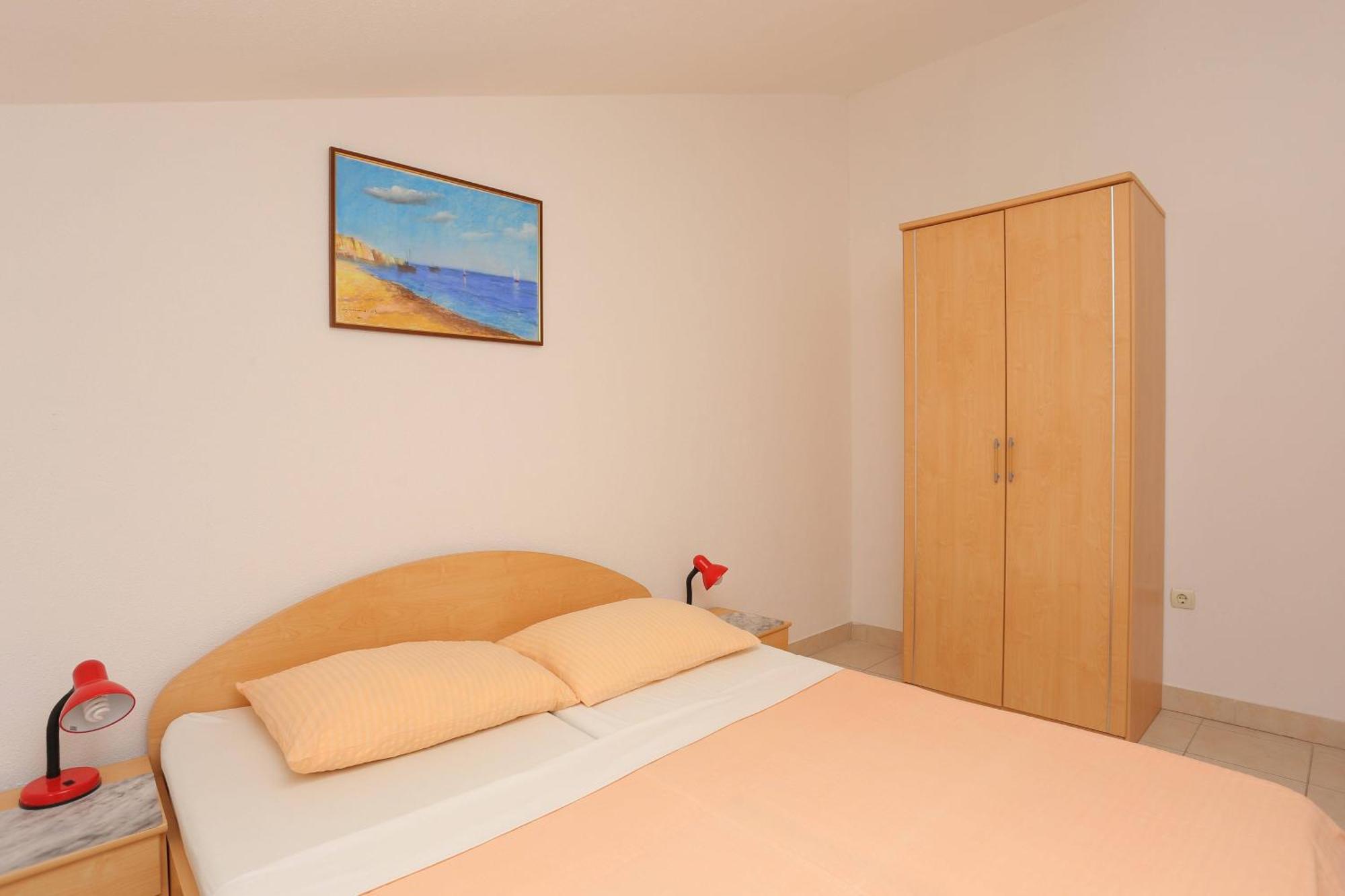 Family Friendly Apartments With A Swimming Pool Businci, Ciovo - 11232 Trogir Zimmer foto