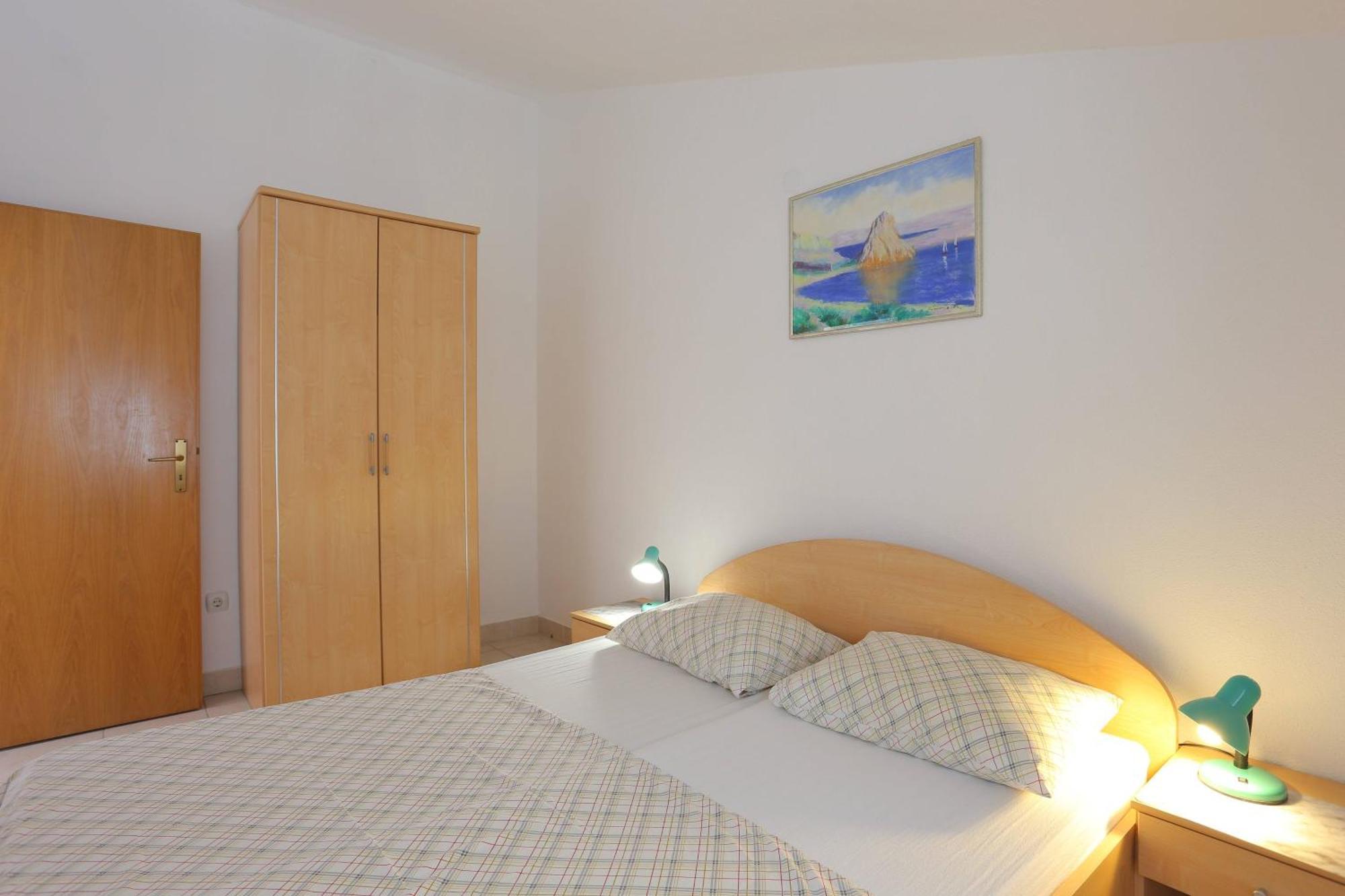 Family Friendly Apartments With A Swimming Pool Businci, Ciovo - 11232 Trogir Zimmer foto