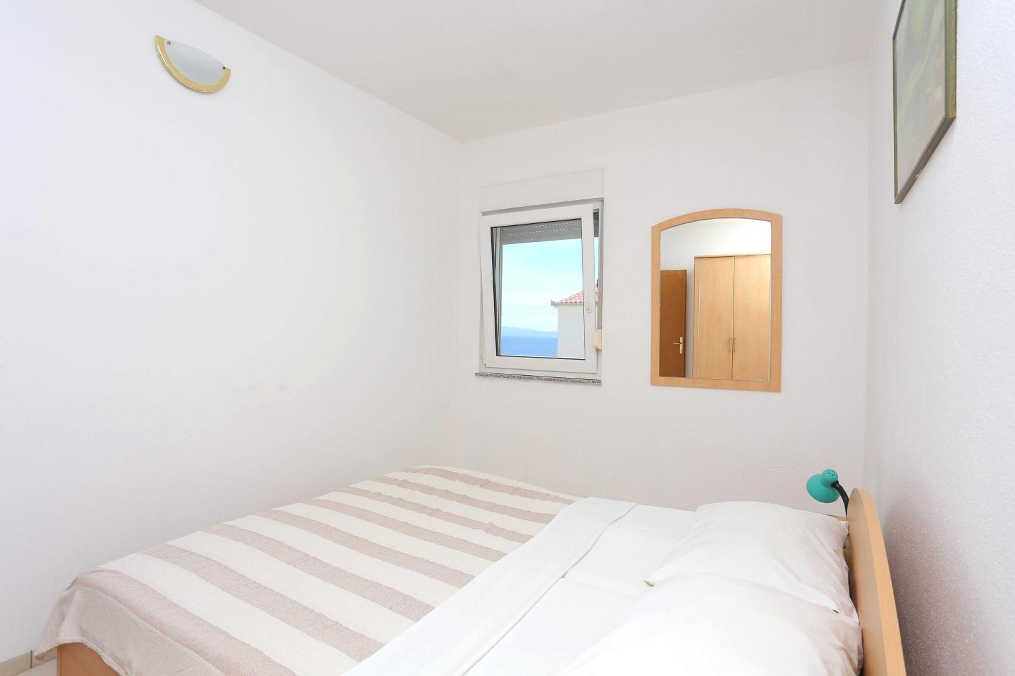 Family Friendly Apartments With A Swimming Pool Businci, Ciovo - 11232 Trogir Zimmer foto
