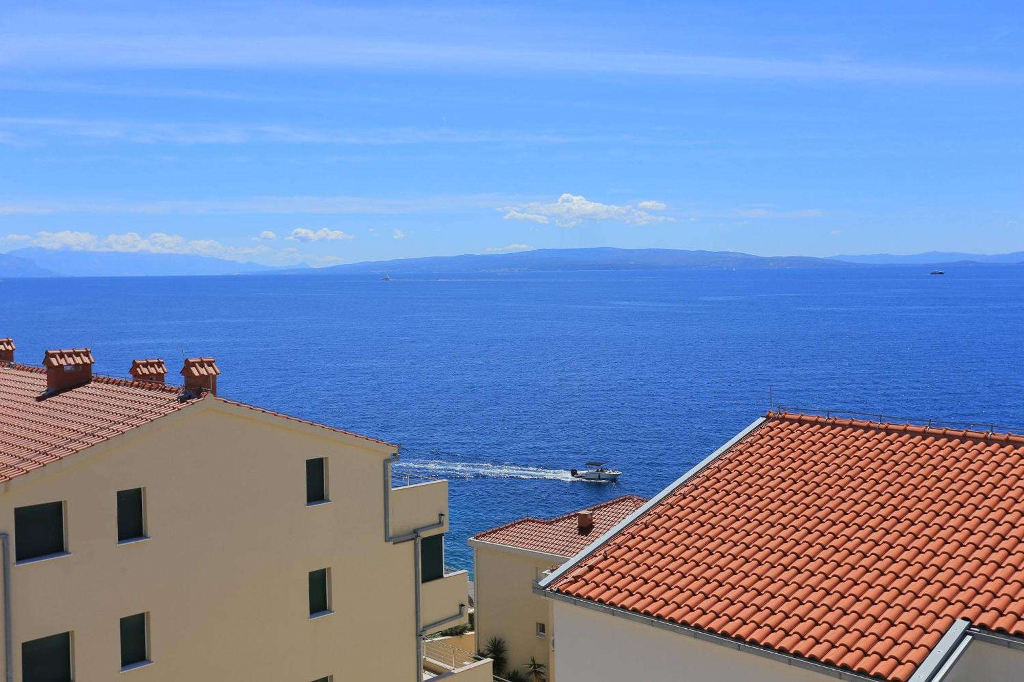 Family Friendly Apartments With A Swimming Pool Businci, Ciovo - 11232 Trogir Exterior foto
