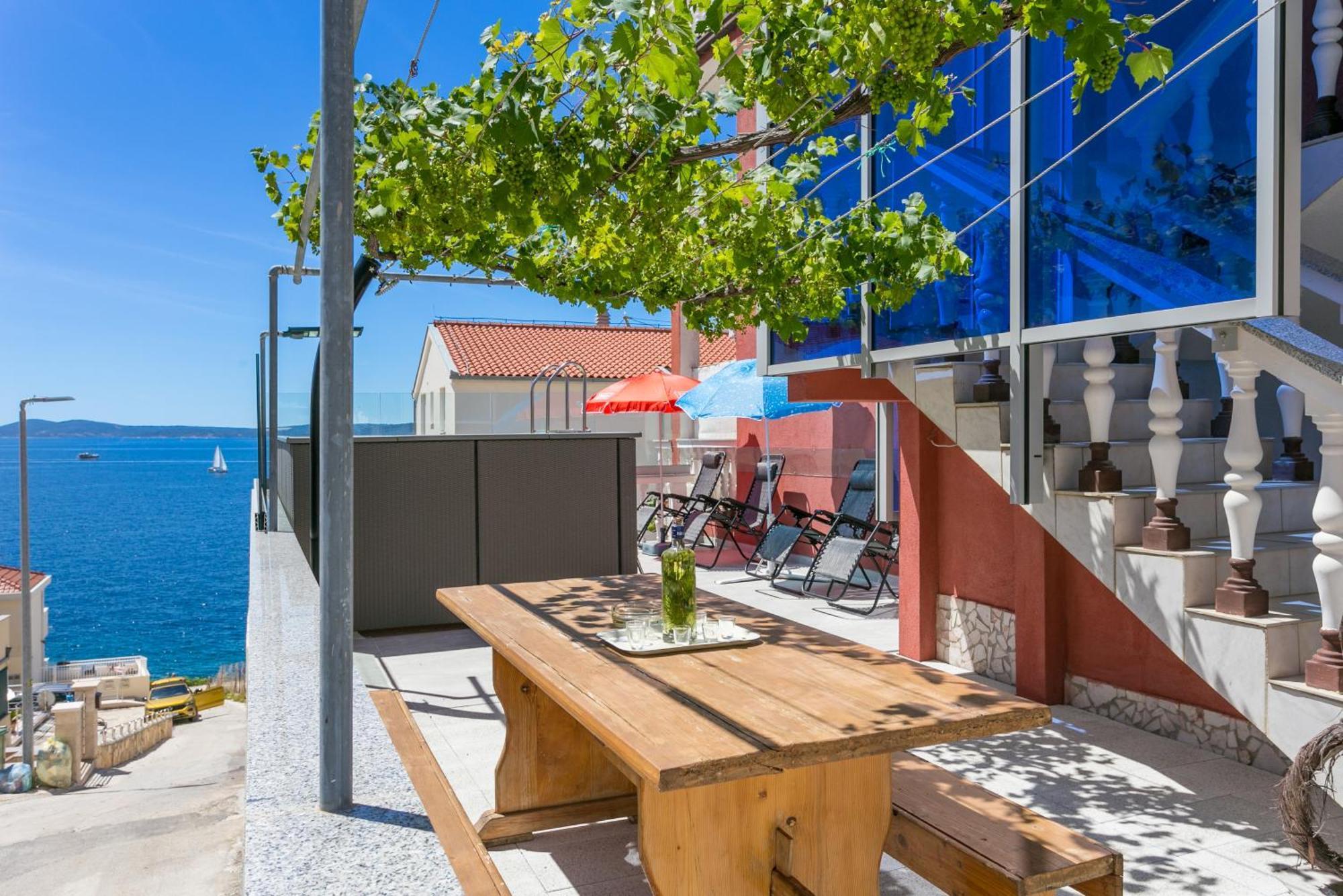 Family Friendly Apartments With A Swimming Pool Businci, Ciovo - 11232 Trogir Exterior foto